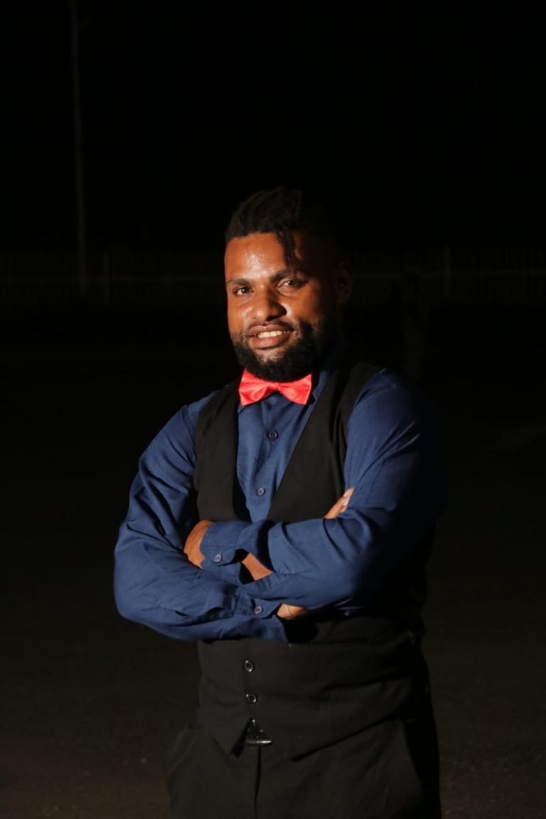 Social Media aids Ipili Photographer in pursuing academic dreams